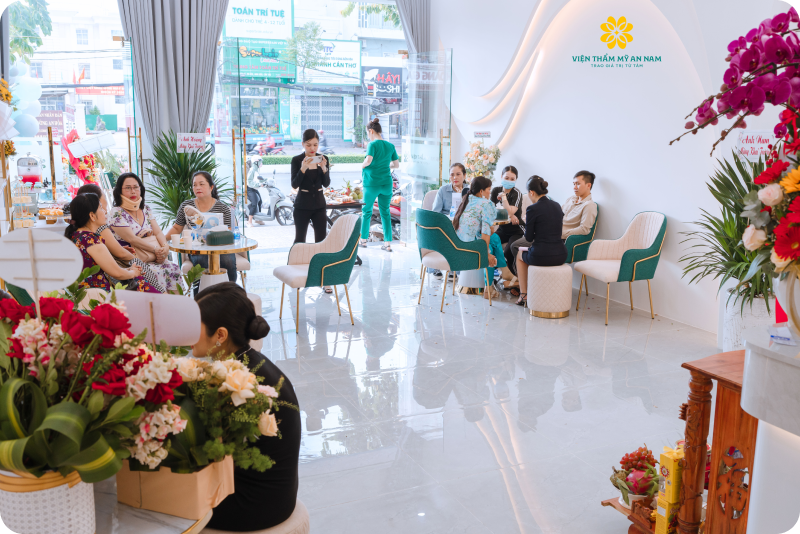 Mụn ẩn có nên nặn không? Khi nào nên và không nên nặn?